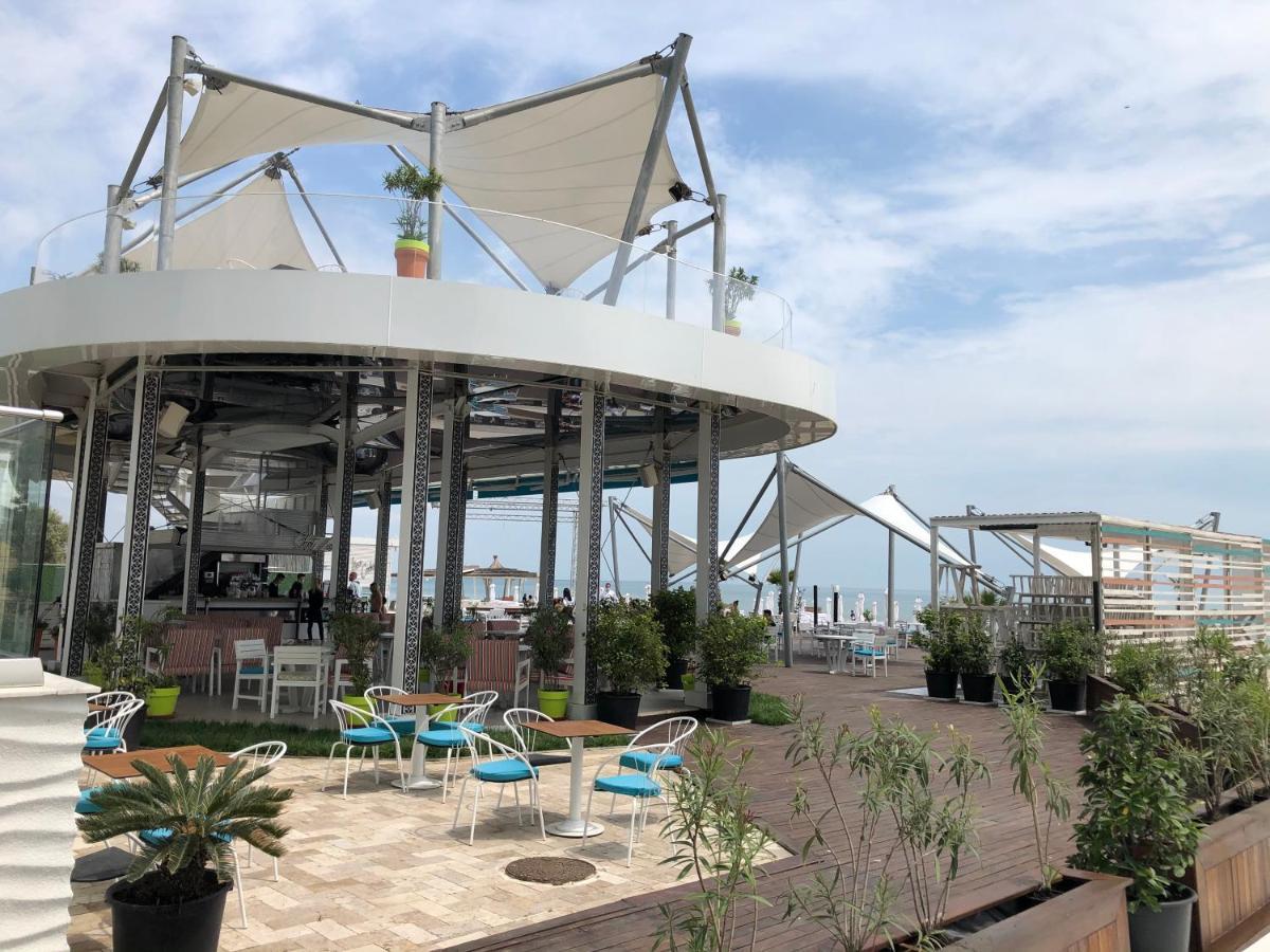 Lotus Northsea Apartment Mamaia Exterior foto
